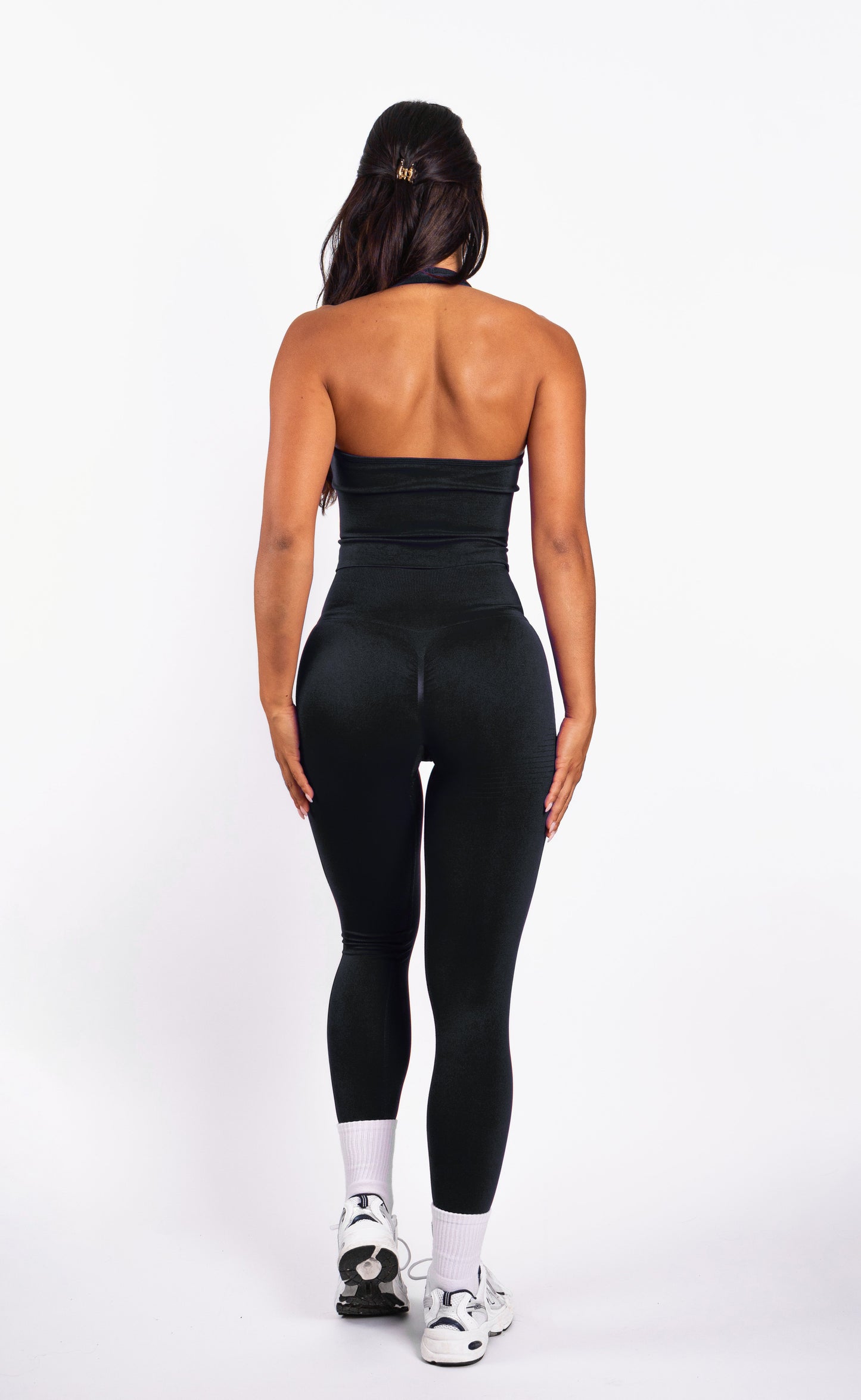 Essence | Top Halter Acanalado Sin Costuras – Negro