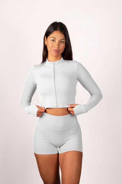 Divina Short | La Evolución — Marfil