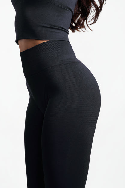 Essence | Malla sin costuras acanalada – Negro
